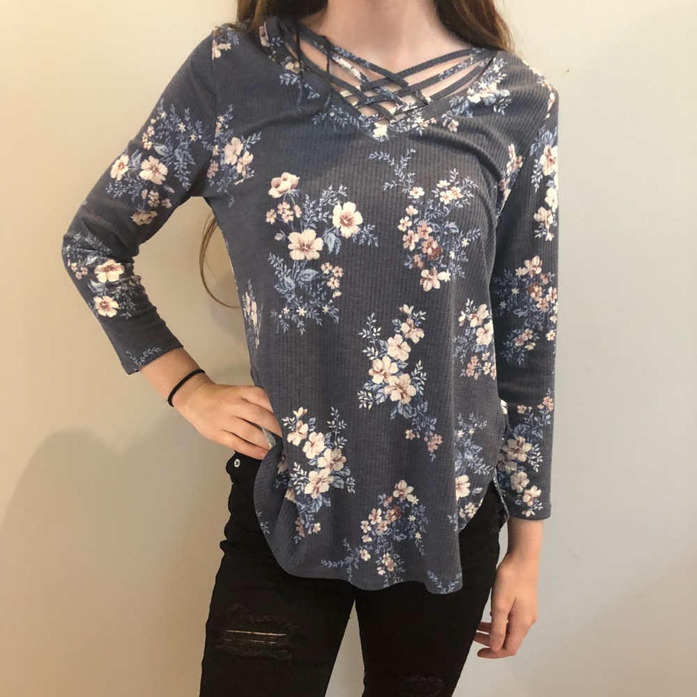 Adorable Floral Top!!